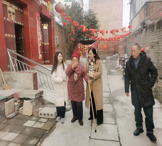 瑟瑟冬日 暖暖溫情——公司黨委、工會(huì)開展“送溫暖、送祝?！被顒?dòng)